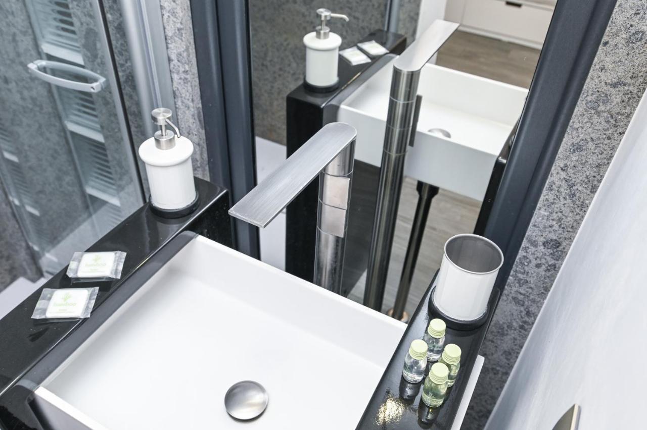 The Essential Trastevere Design Apartment Rom
