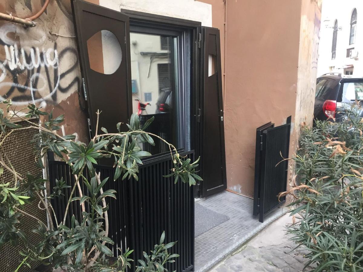 The Essential Trastevere Design Rom